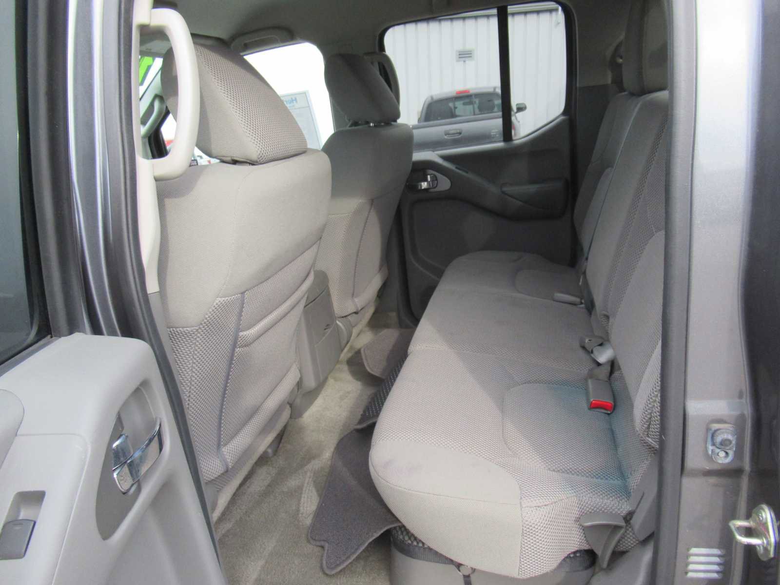 Used 2016 Nissan Frontier SV AWD/4WD image 18