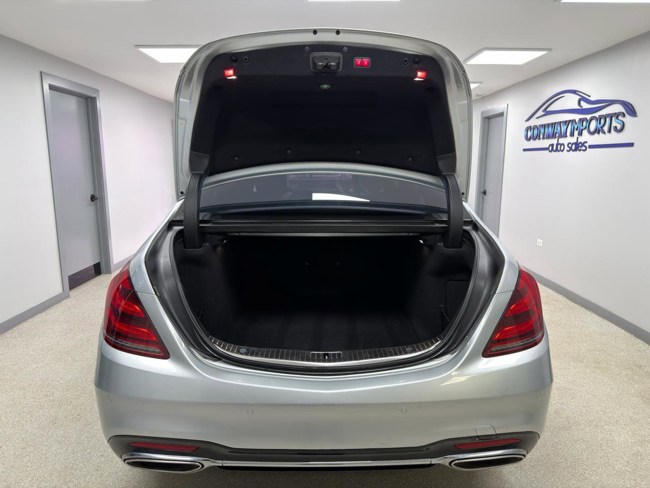 Used 2018 Mercedes-Benz S 560 4MATIC Sedan image 37