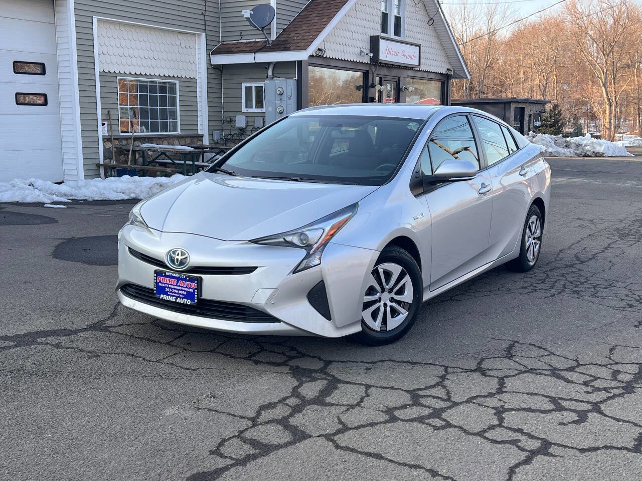Used 2016 Toyota Prius Two image 2