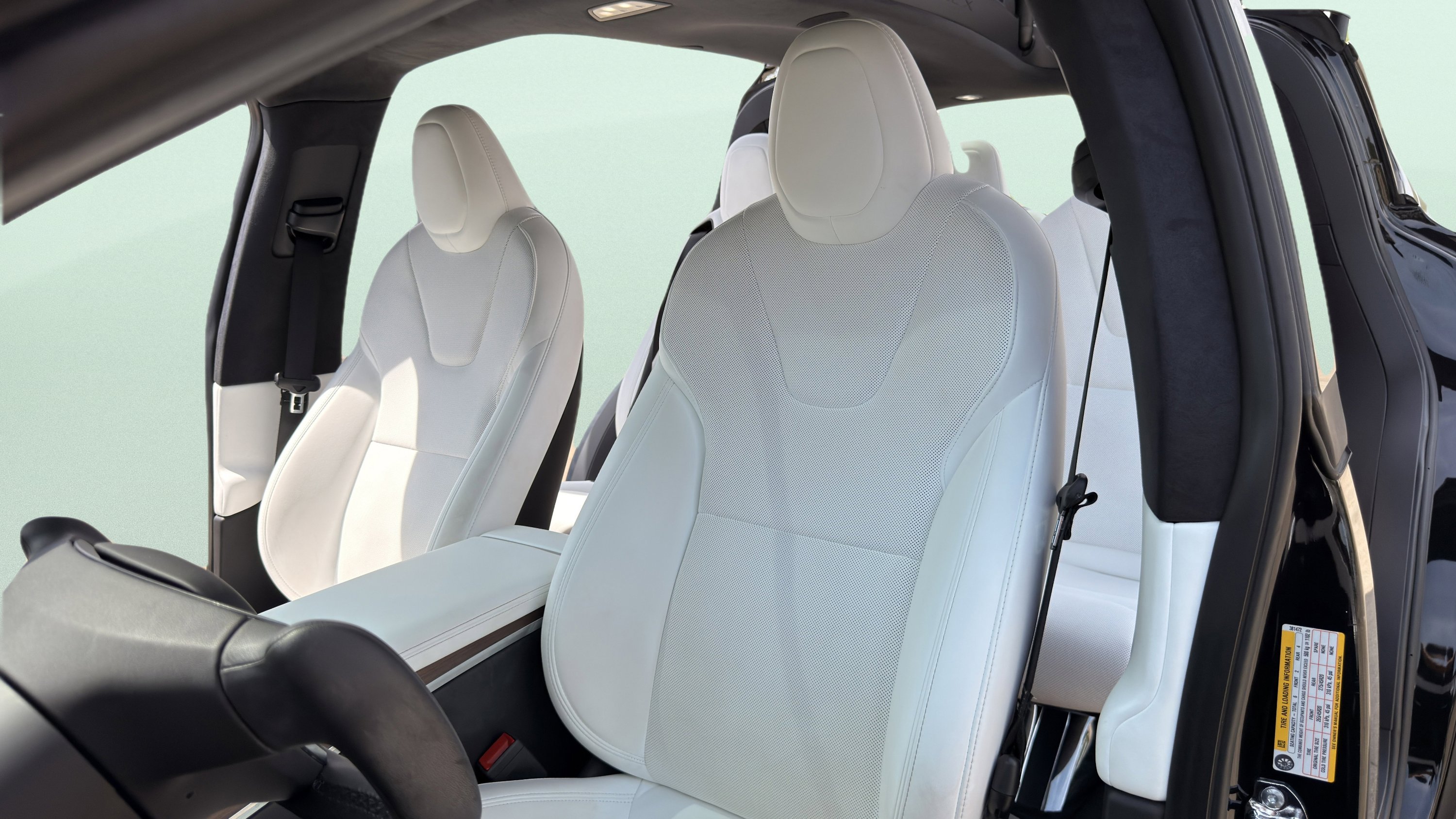 Used 2023 Tesla Model X Plaid image 21