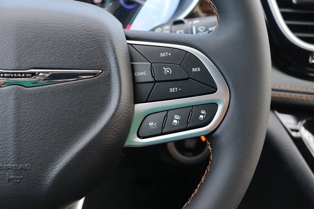 New 2023 Chrysler Pacifica Pinnacle FWD image 49