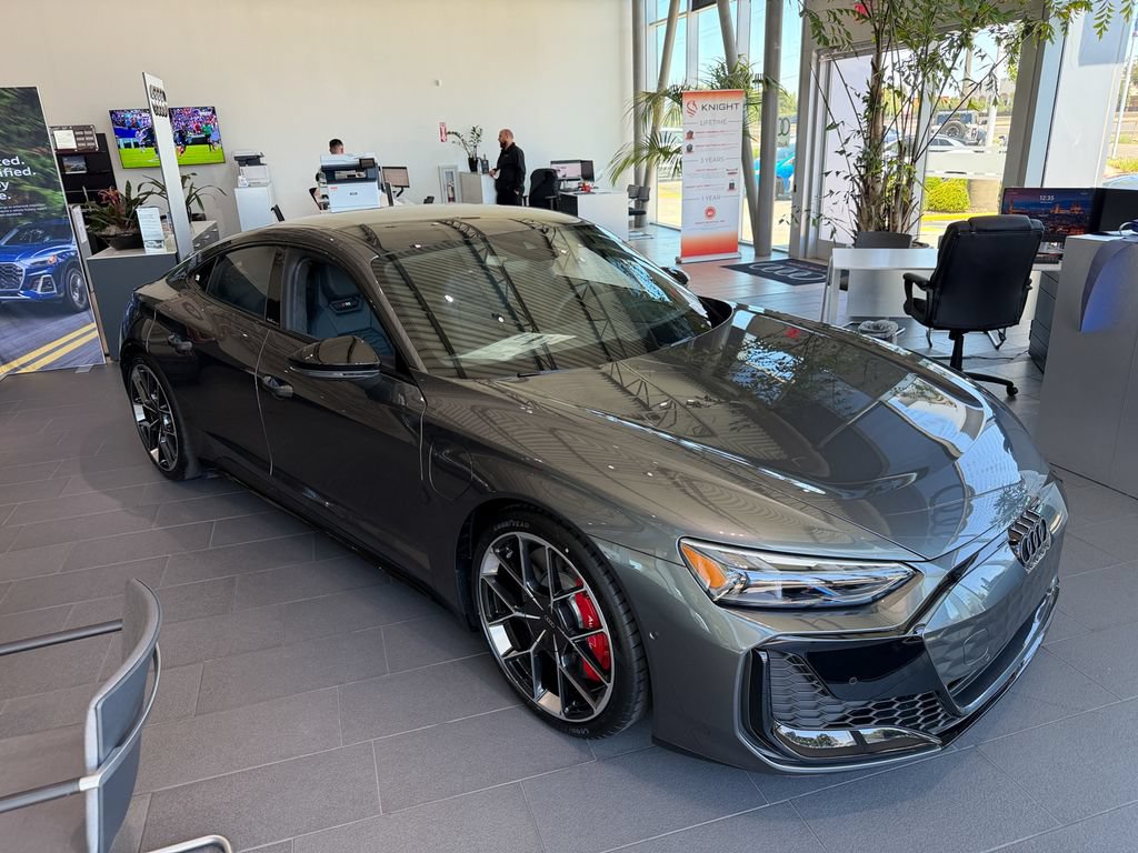 New 2026 Audi RS e-tron GT performance AWD/4WD image 2