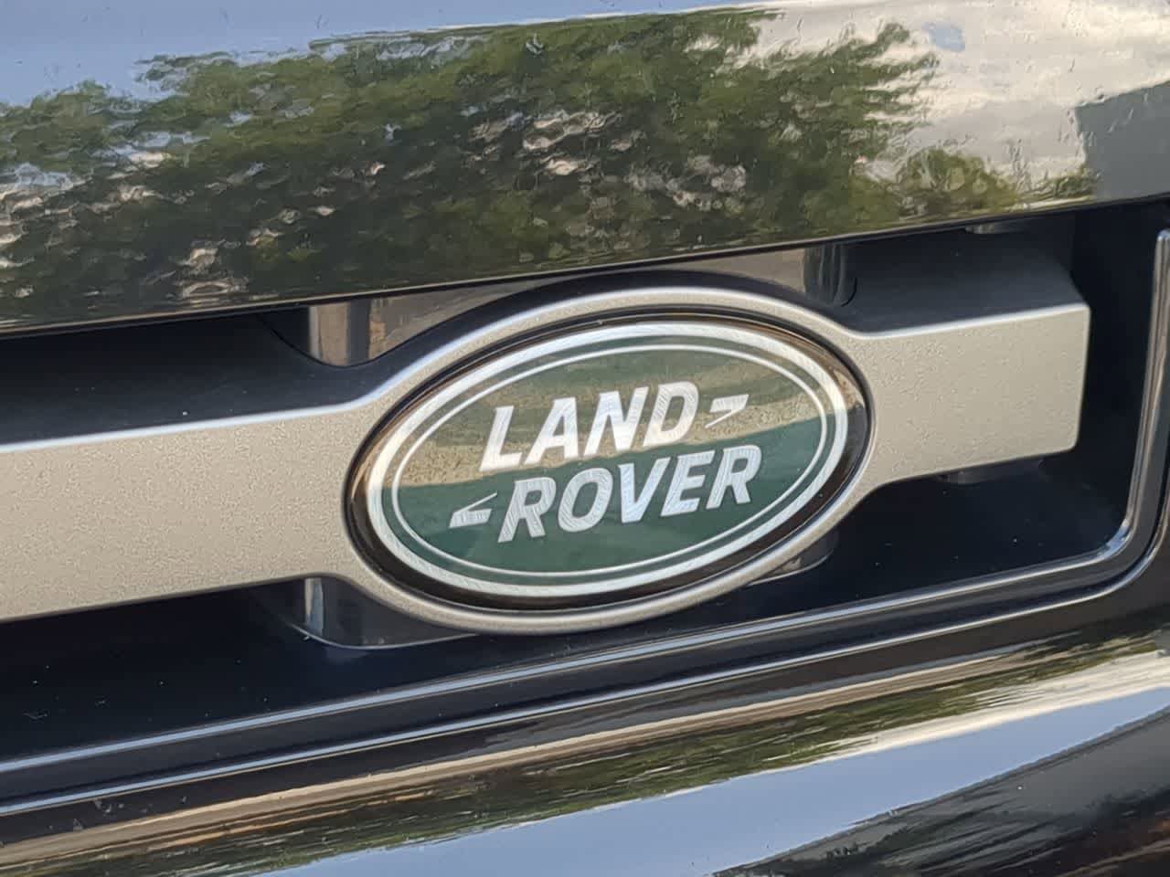 Certified 2023 Land Rover Defender 110 X-Dynamic SE AWD/4WD image 12