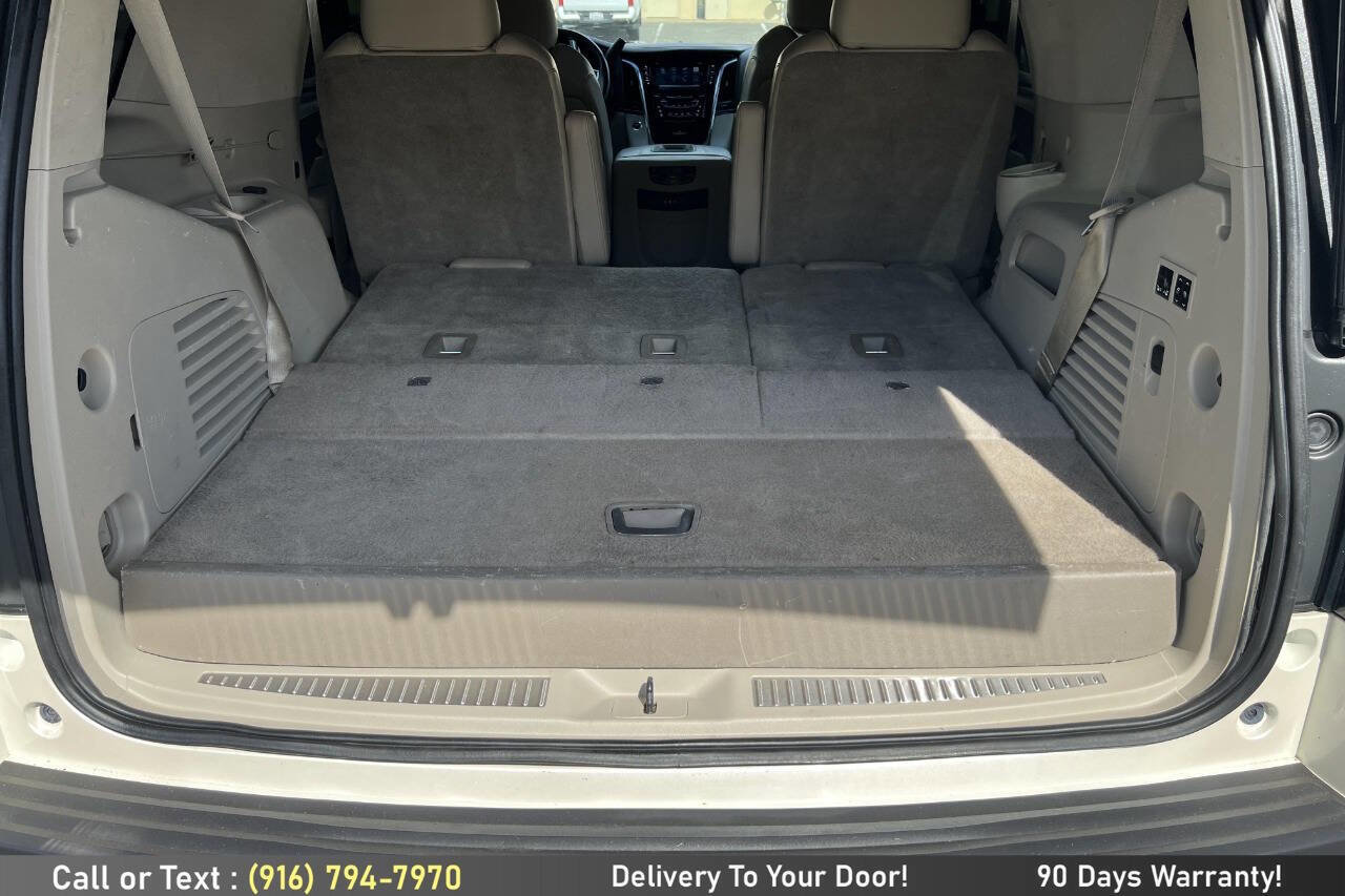 Used 2015 Cadillac Escalade Premium image 12