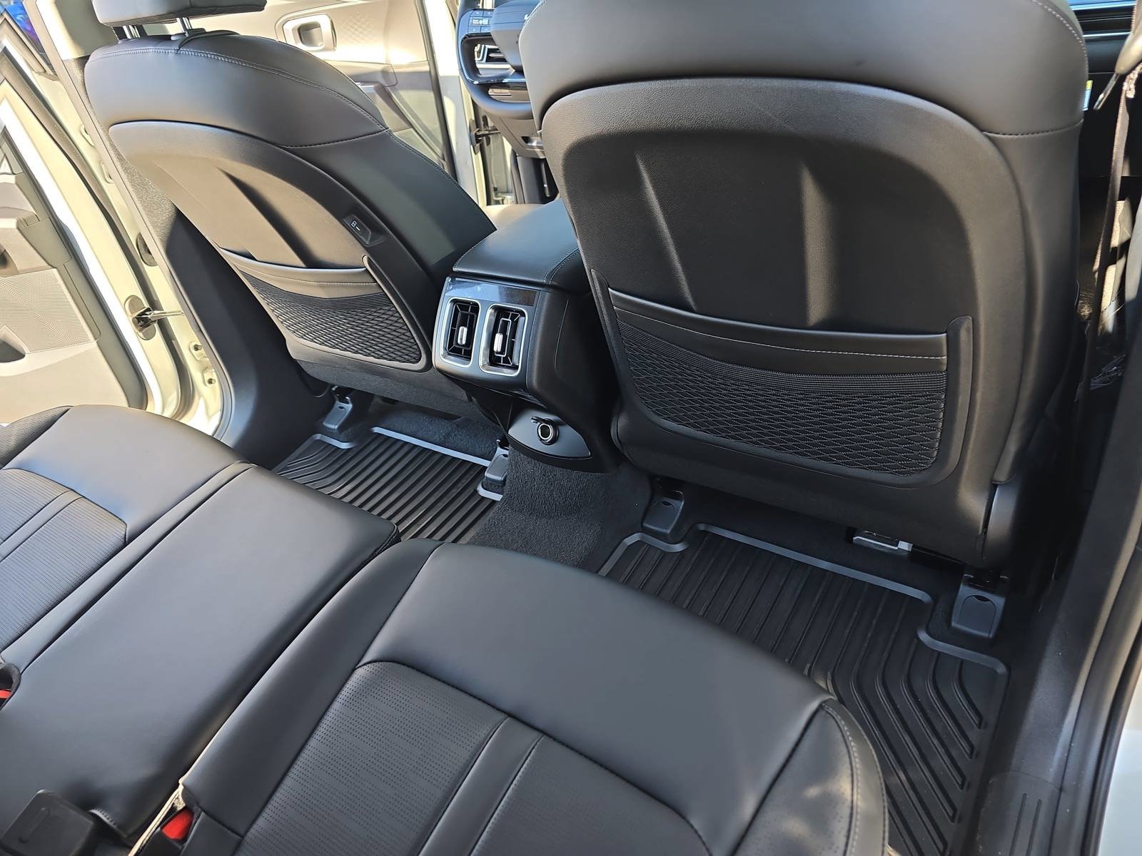 New 2026 Kia Sorento S w/ S Panoramic Sunroof Package FWD image 12