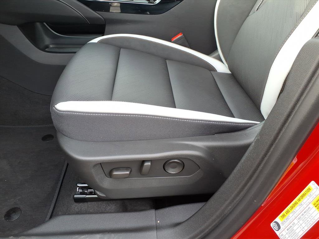 New 2026 Buick Envision Sport Touring image 14