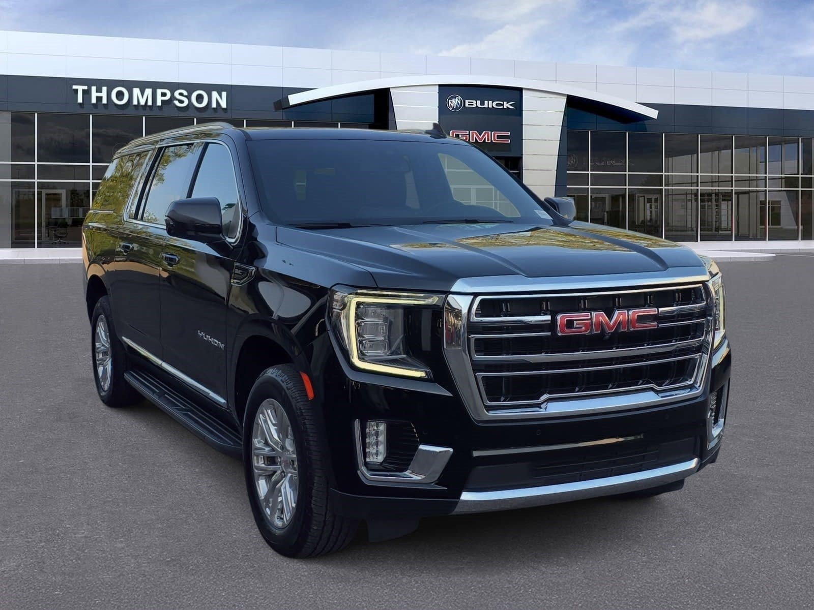 Used 2022 GMC Yukon XL SLT w/ SLT Premium Package