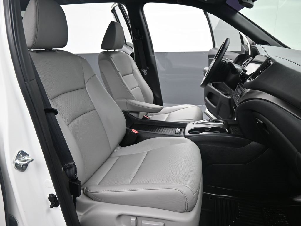 Used 2022 Honda Passport EX-L image 2