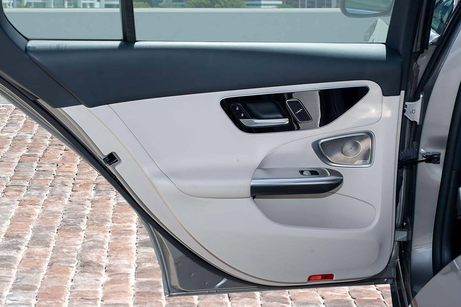 Used 2022 Mercedes-Benz C 300 4MATIC Sedan w/ Exclusive Trim Package image 13