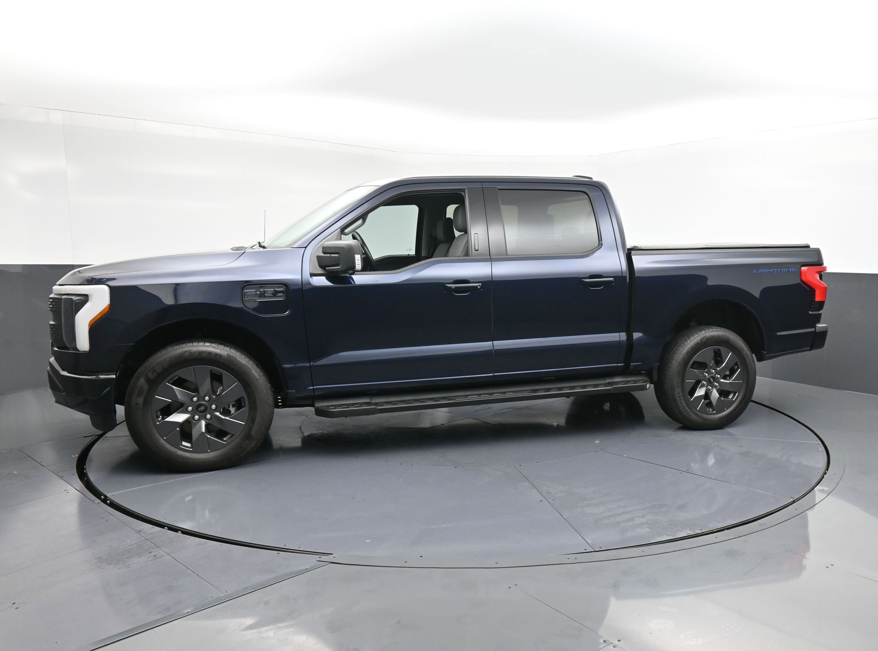 Used 2023 Ford F150 Lightning XLT w/ Equipment Group 312A High image 5