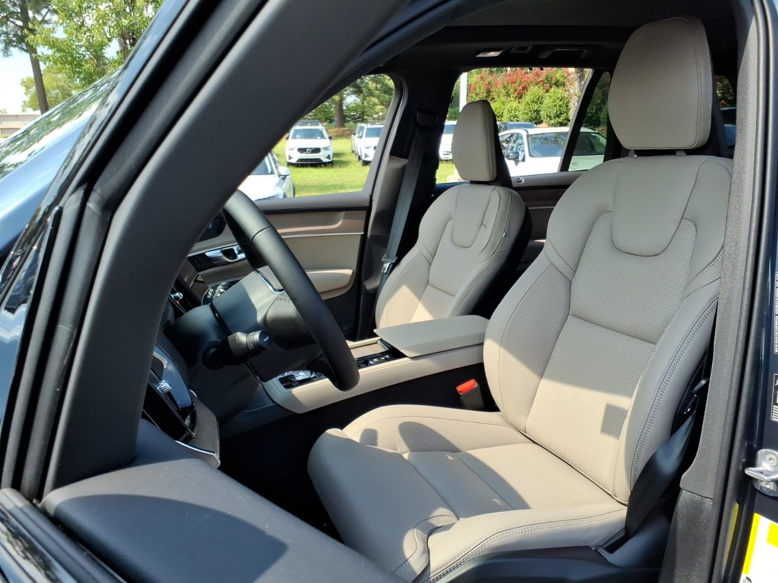 New 2026 Volvo XC90 T8 Ultra w/ Lounge Package AWD/4WD image 5