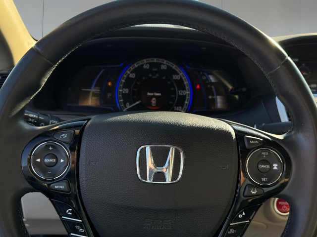 Used 2017 Honda Accord Touring image 19