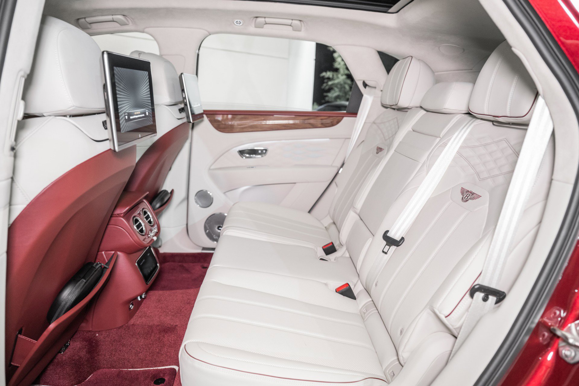 New 2025 Bentley Bentayga image 22