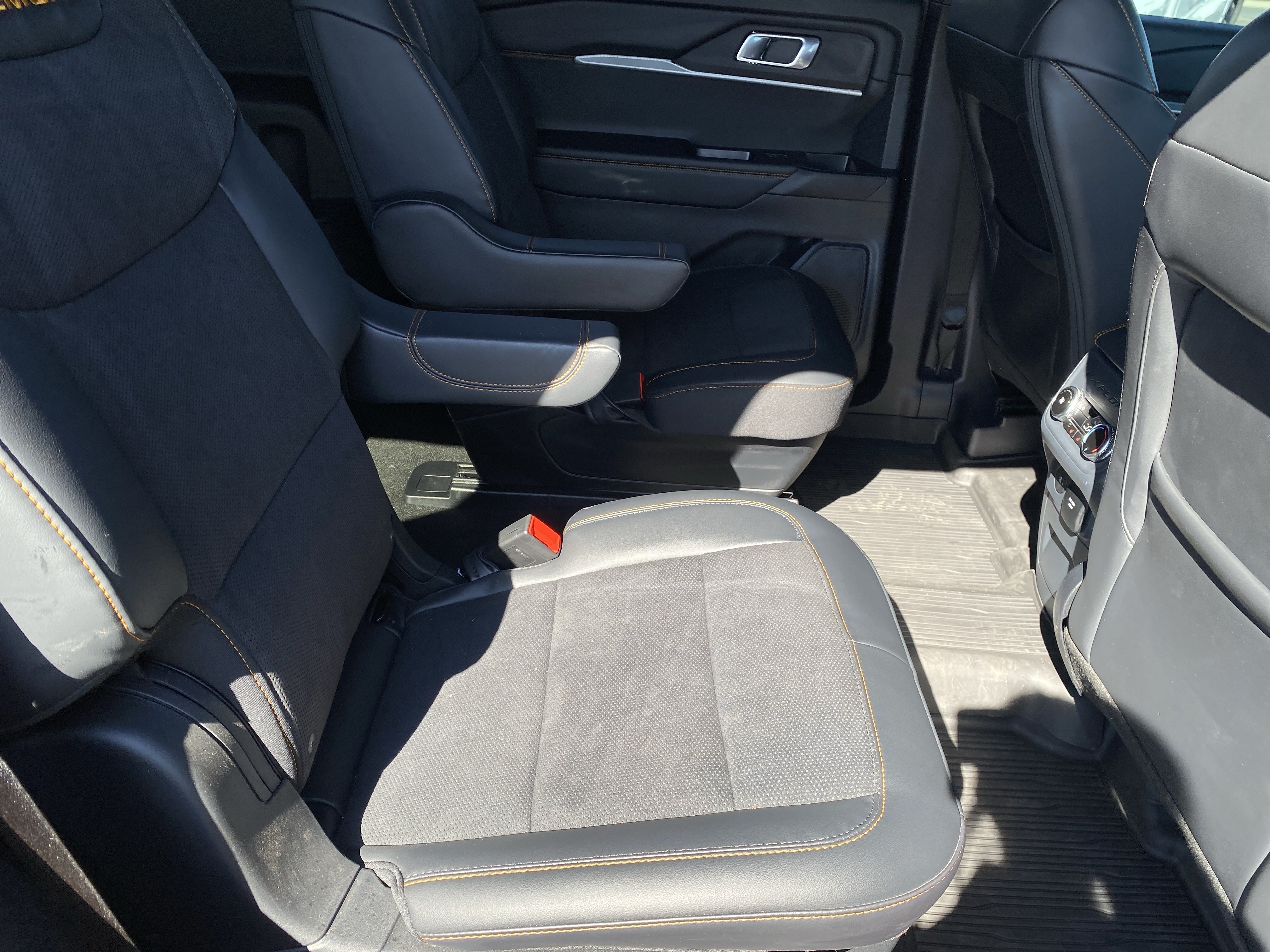 Used 2026 Ford Explorer Tremor w/ Tremor Convenience Package AWD/4WD image 17