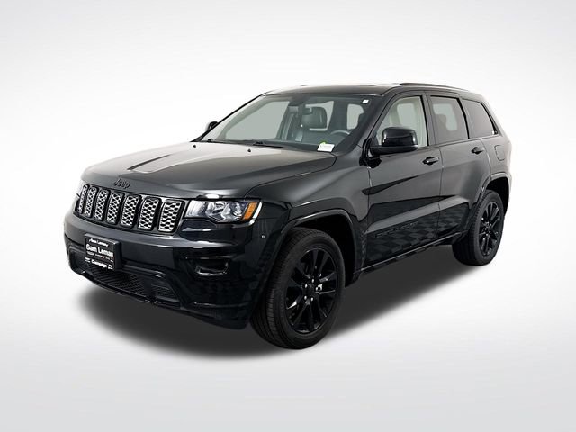 Used 2017 Jeep Grand Cherokee Altitude image 3
