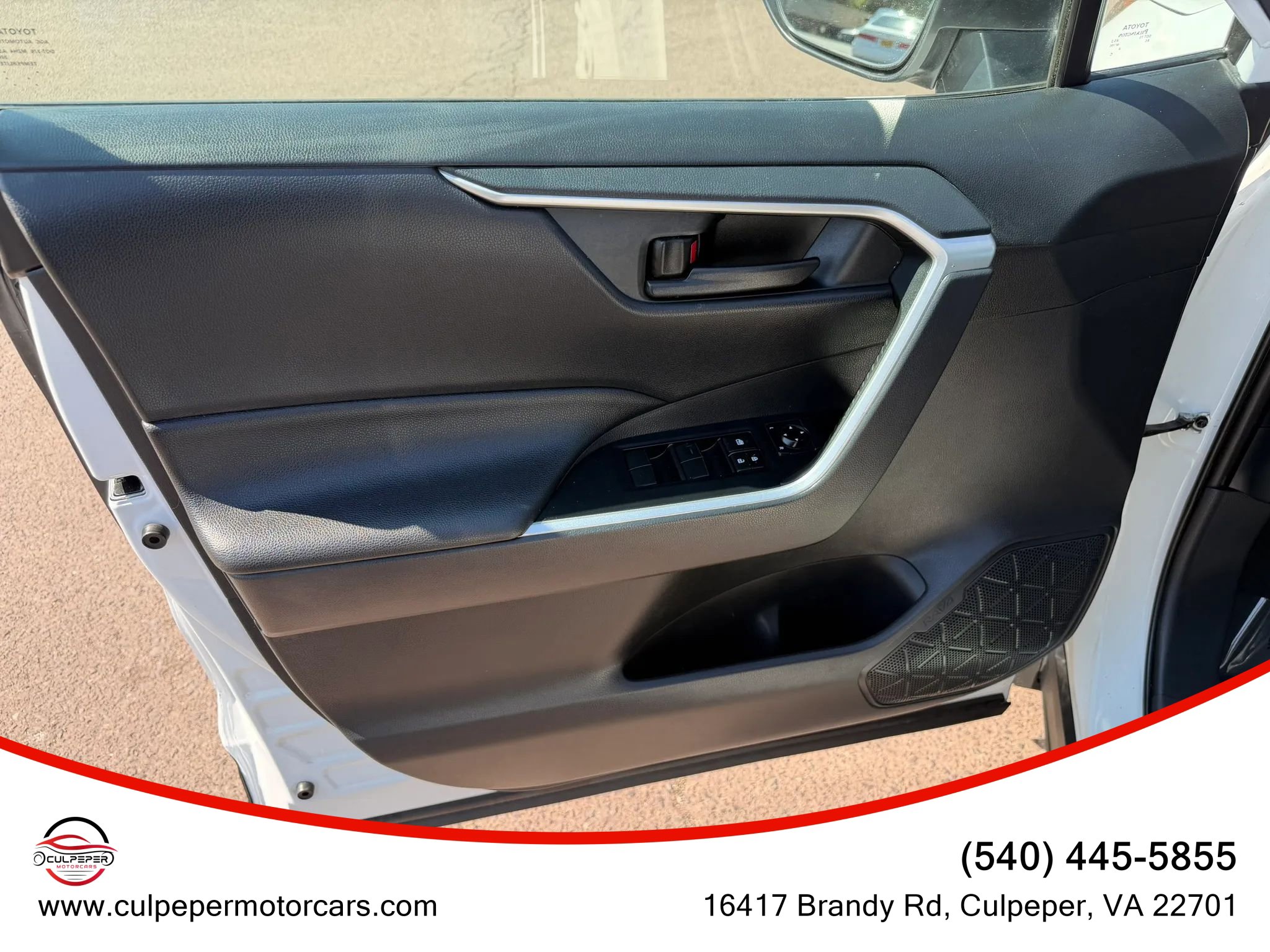 Used 2020 Toyota RAV4 LE w/ All Weather Liner Package AWD/4WD image 8