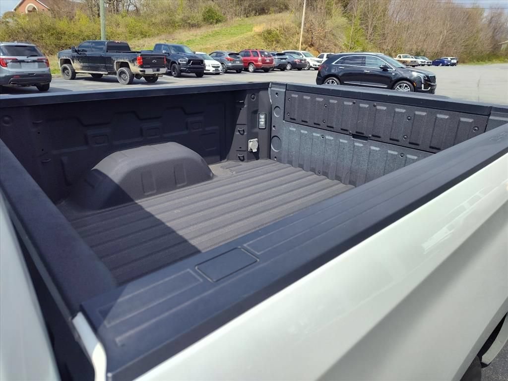 Used 2024 Chevrolet Silverado 1500 High Country w/ High Country Premium Package AWD/4WD image 10