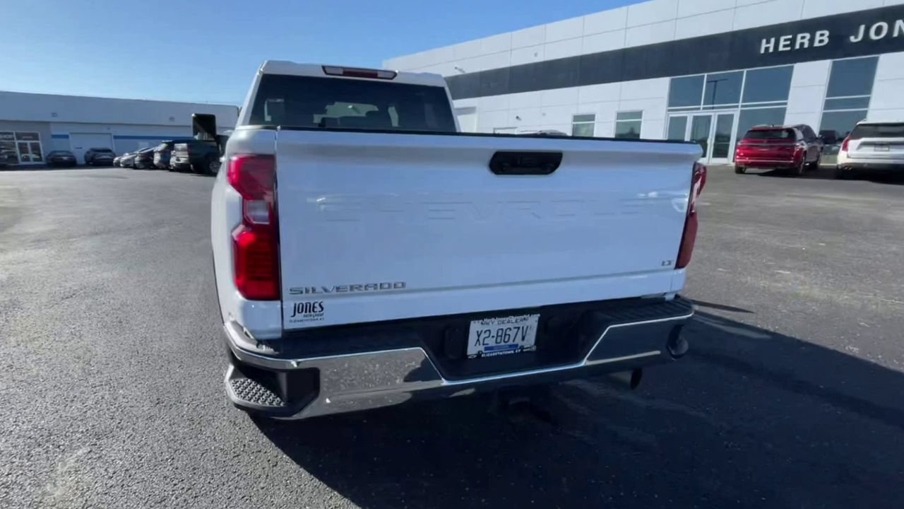 Used 2024 Chevrolet Silverado 2500 LT AWD/4WD image 8