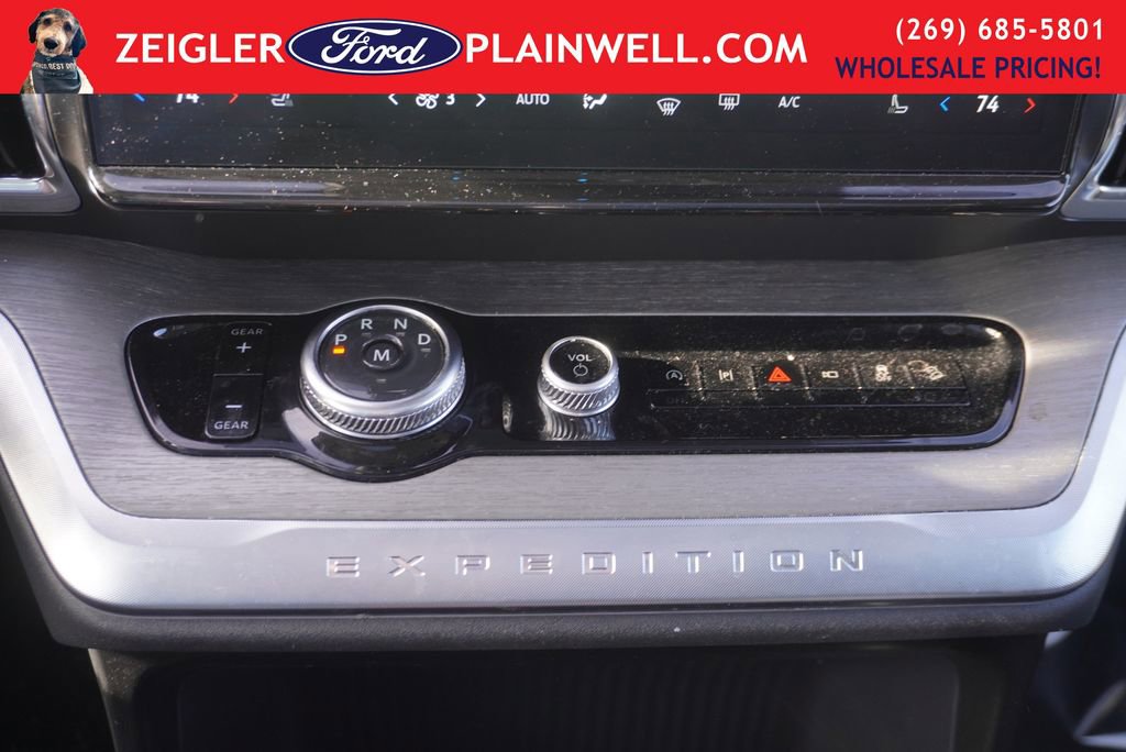 Used 2025 Ford Expedition Platinum image 26