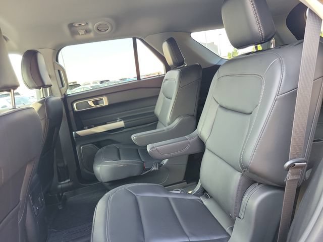 Used 2023 Ford Explorer XLT w/ Equipment Group 202A AWD/4WD image 9