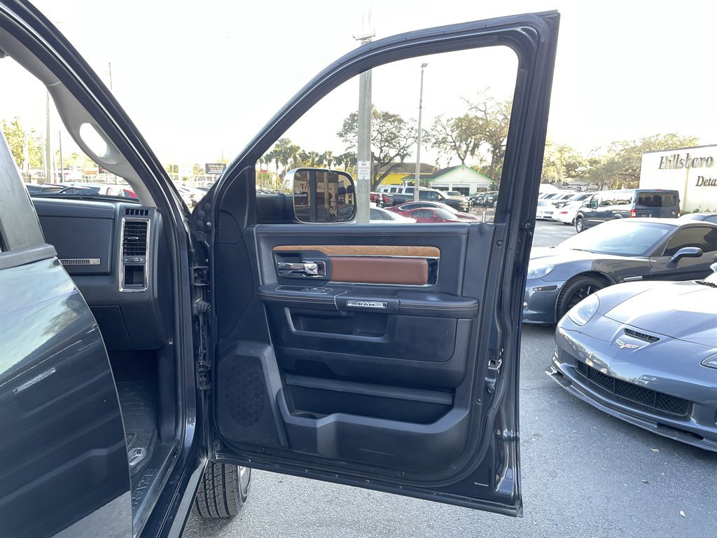 Used 2015 RAM 3500 Laramie Longhorn image 45