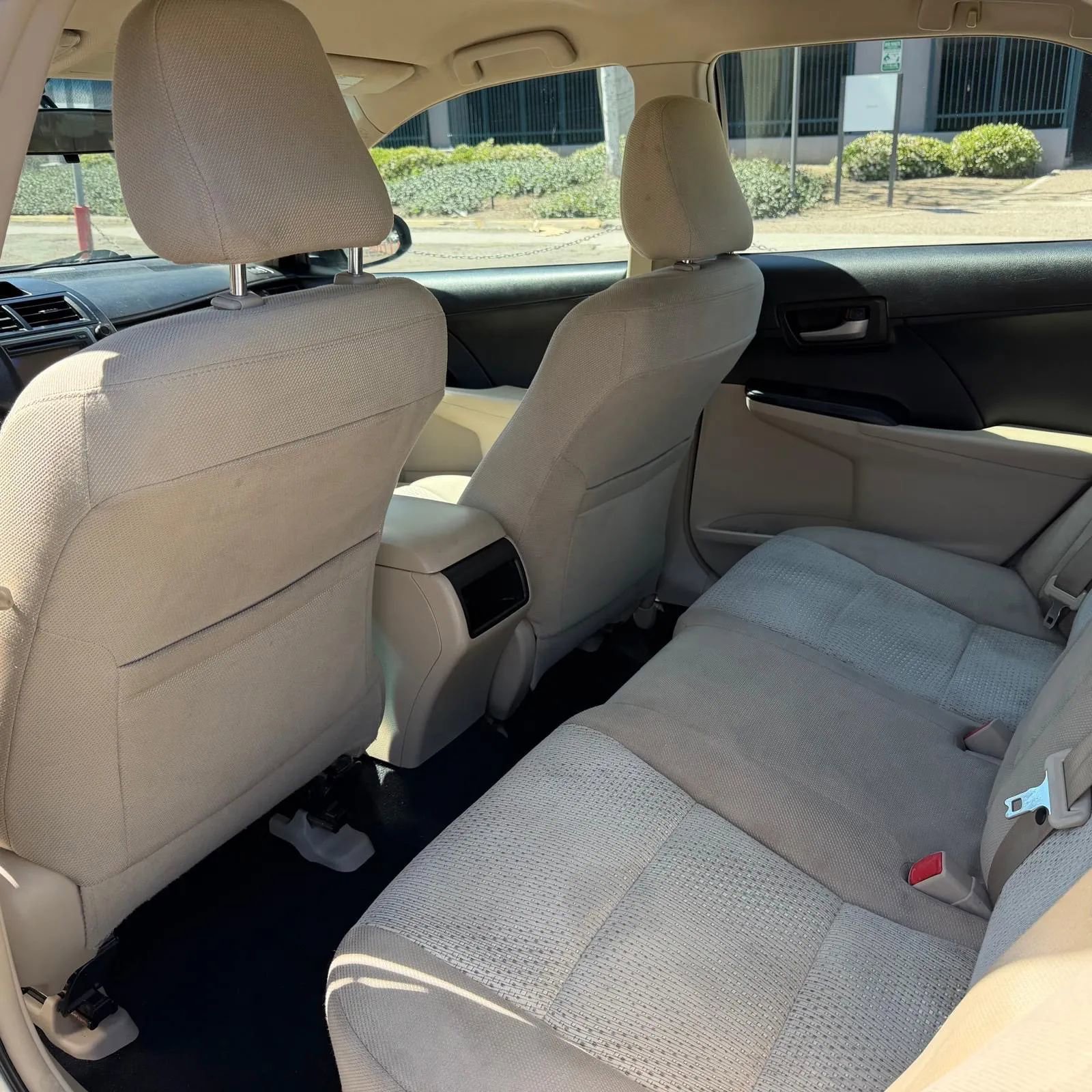 Used 2013 Toyota Camry LE image 12