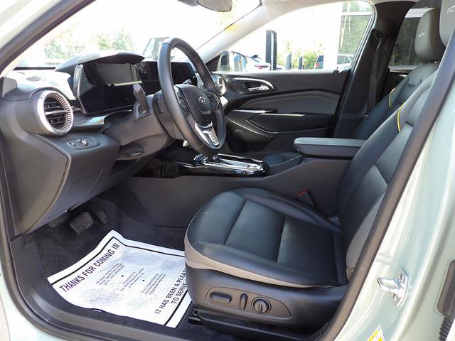 Used 2025 Chevrolet Trax ACTIV w/ Driver Confidence Package FWD image 12
