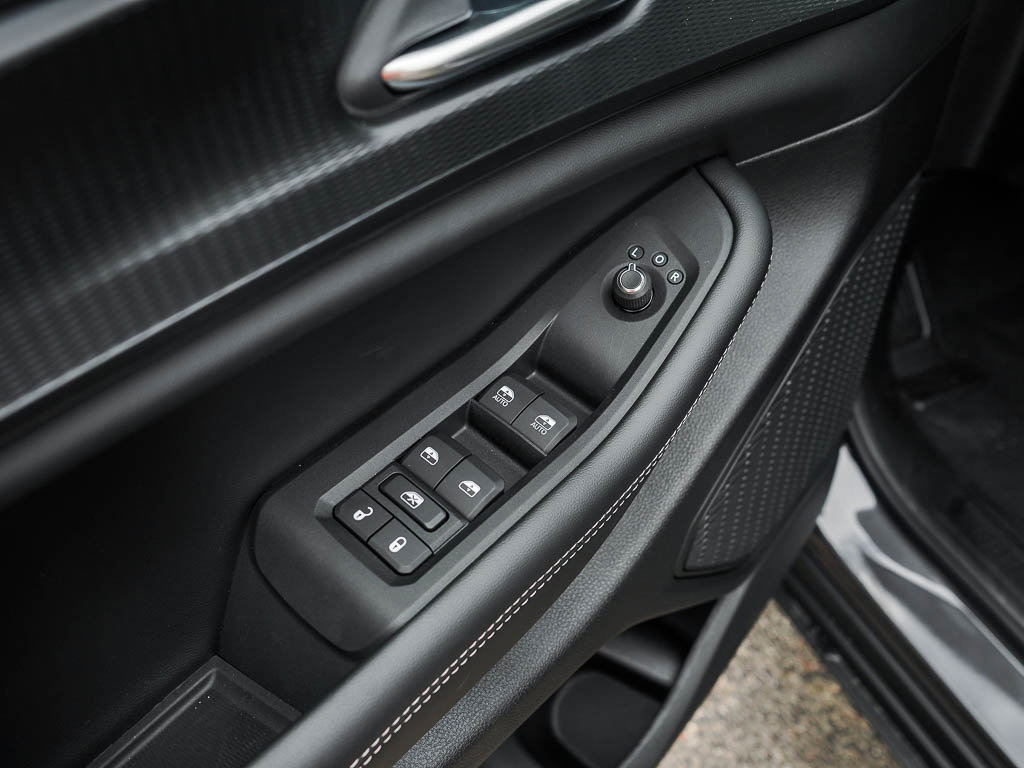 New 2025 Jeep Grand Cherokee L Laredo image 19