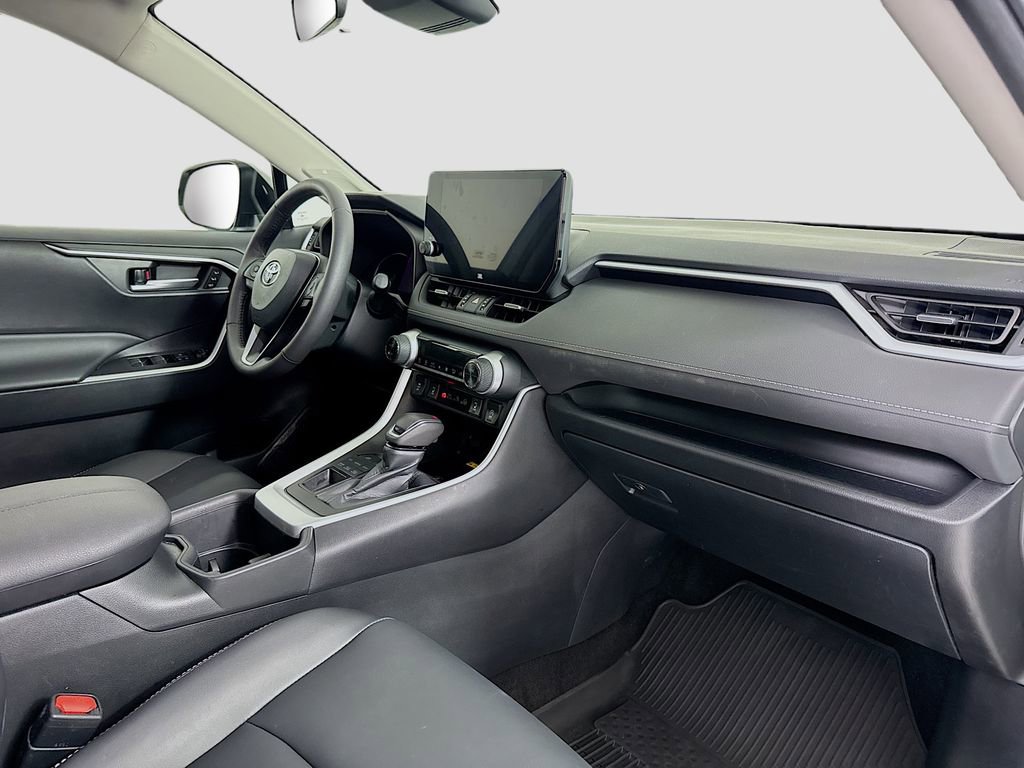 Used 2023 Toyota RAV4 XLE Premium AWD/4WD image 27