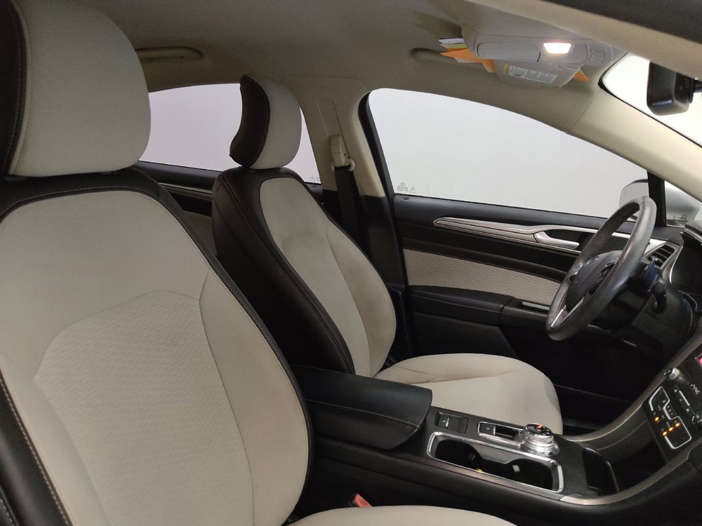 Used 2019 Ford Fusion SE w/ Equipment Group 151A FWD image 21