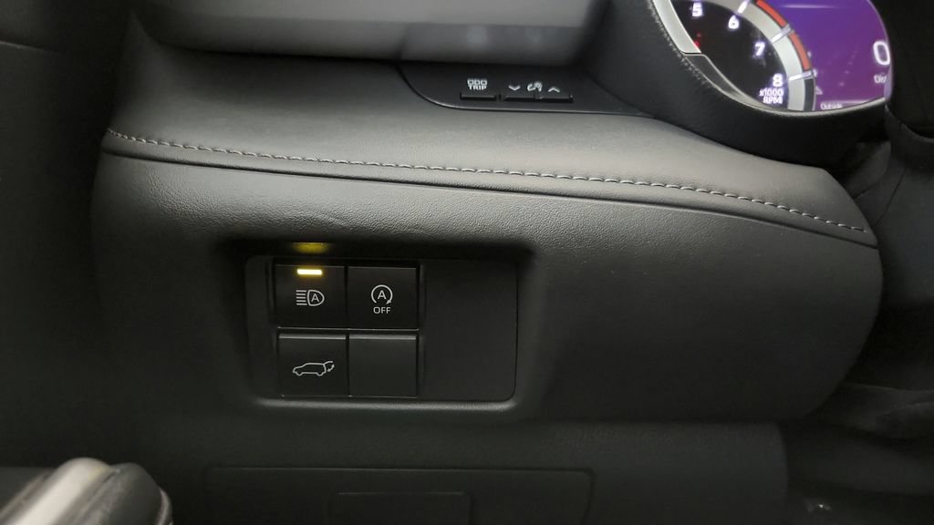 Used 2023 Toyota Highlander XLE AWD/4WD image 31