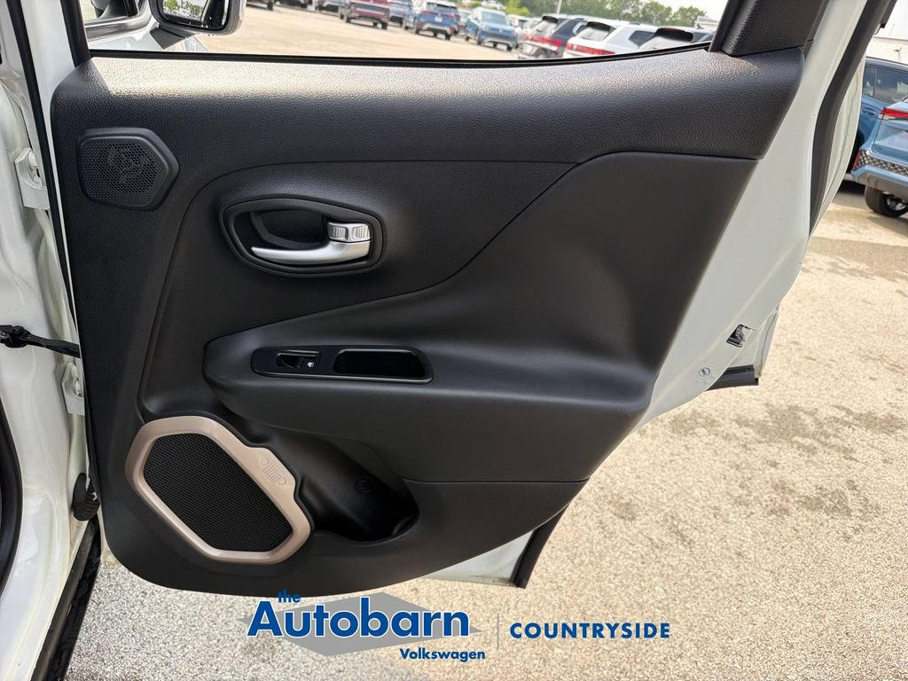 Used 2015 Jeep Renegade Limited FWD image 22
