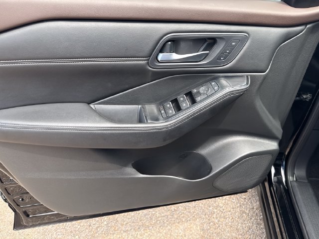 Certified 2023 Nissan Rogue SL w/ SL Premium Package FWD image 11
