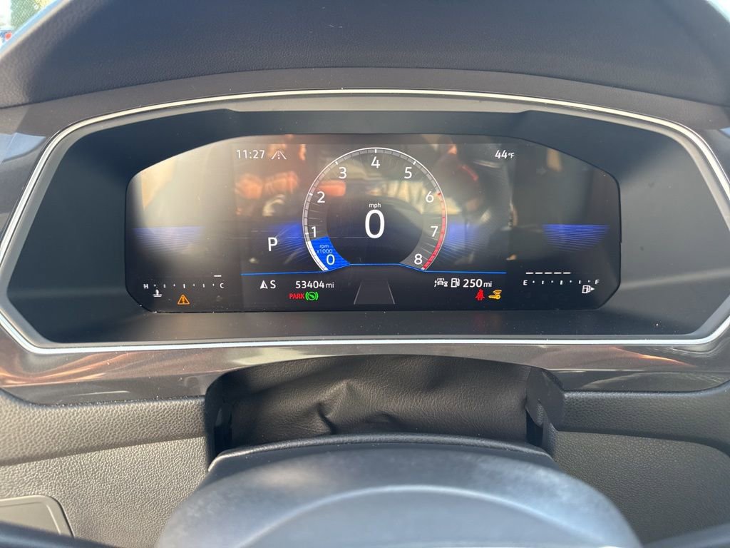 Certified 2024 Volkswagen Tiguan SE R-Line image 29