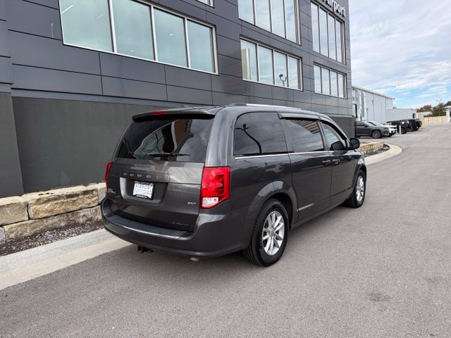 Used 2020 Dodge Grand Caravan SXT FWD image 3