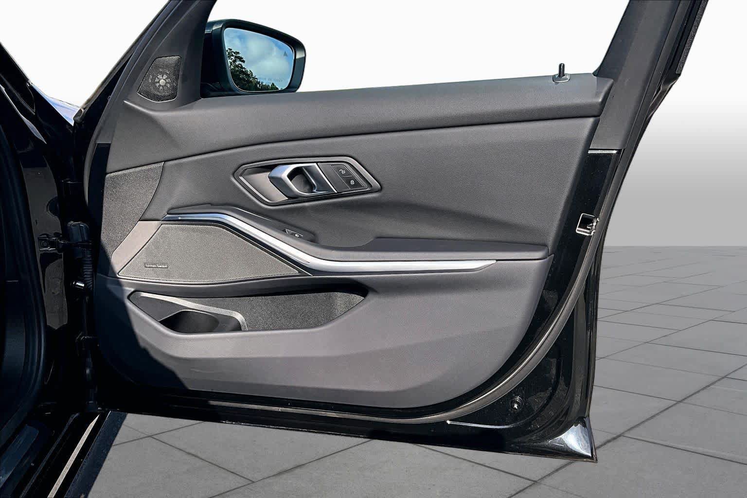 Used 2025 BMW 330i Sedan RWD image 24
