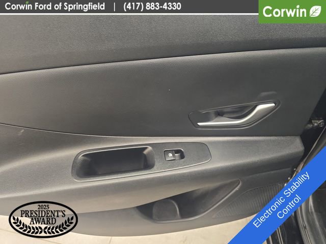 Used 2021 Hyundai Elantra Blue image 17