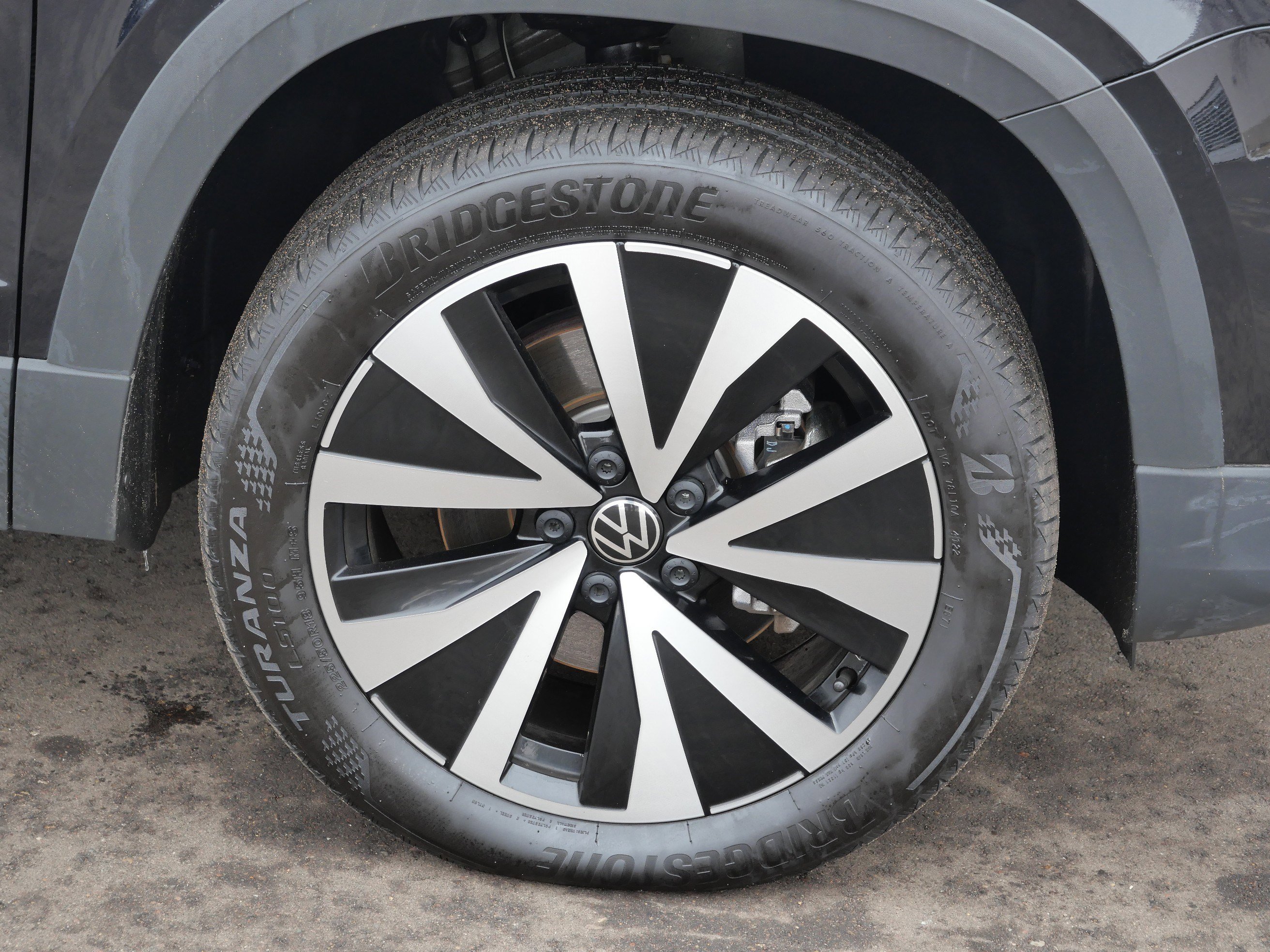 Certified 2023 Volkswagen Taos SE w/ Panoramic Sunroof Package image 15