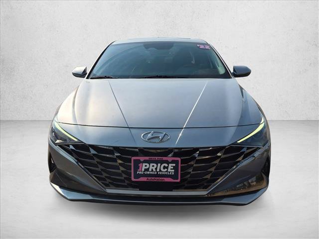 Used 2022 Hyundai Elantra SEL w/ Convenience + Premium Package FWD image 2