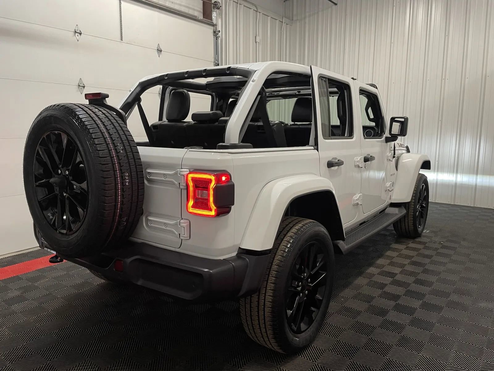 Used 2021 Jeep Wrangler Unlimited Sahara w/ Cold Weather Group image 3