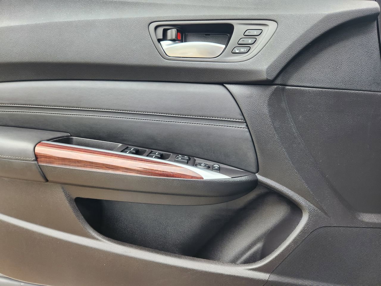 Used 2016 Acura TLX V6 w/ Technology Package FWD image 22