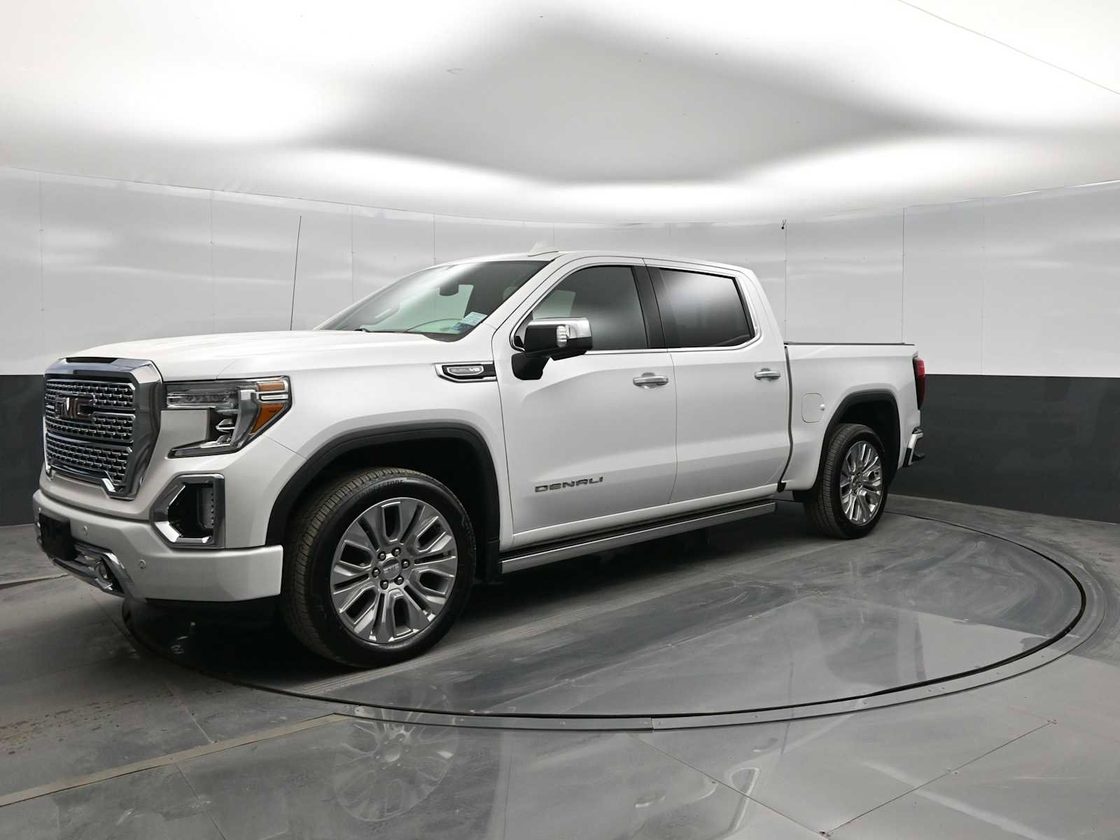 Used 2021 GMC Sierra 1500 Denali w/ Denali Premium Package AWD/4WD image 4