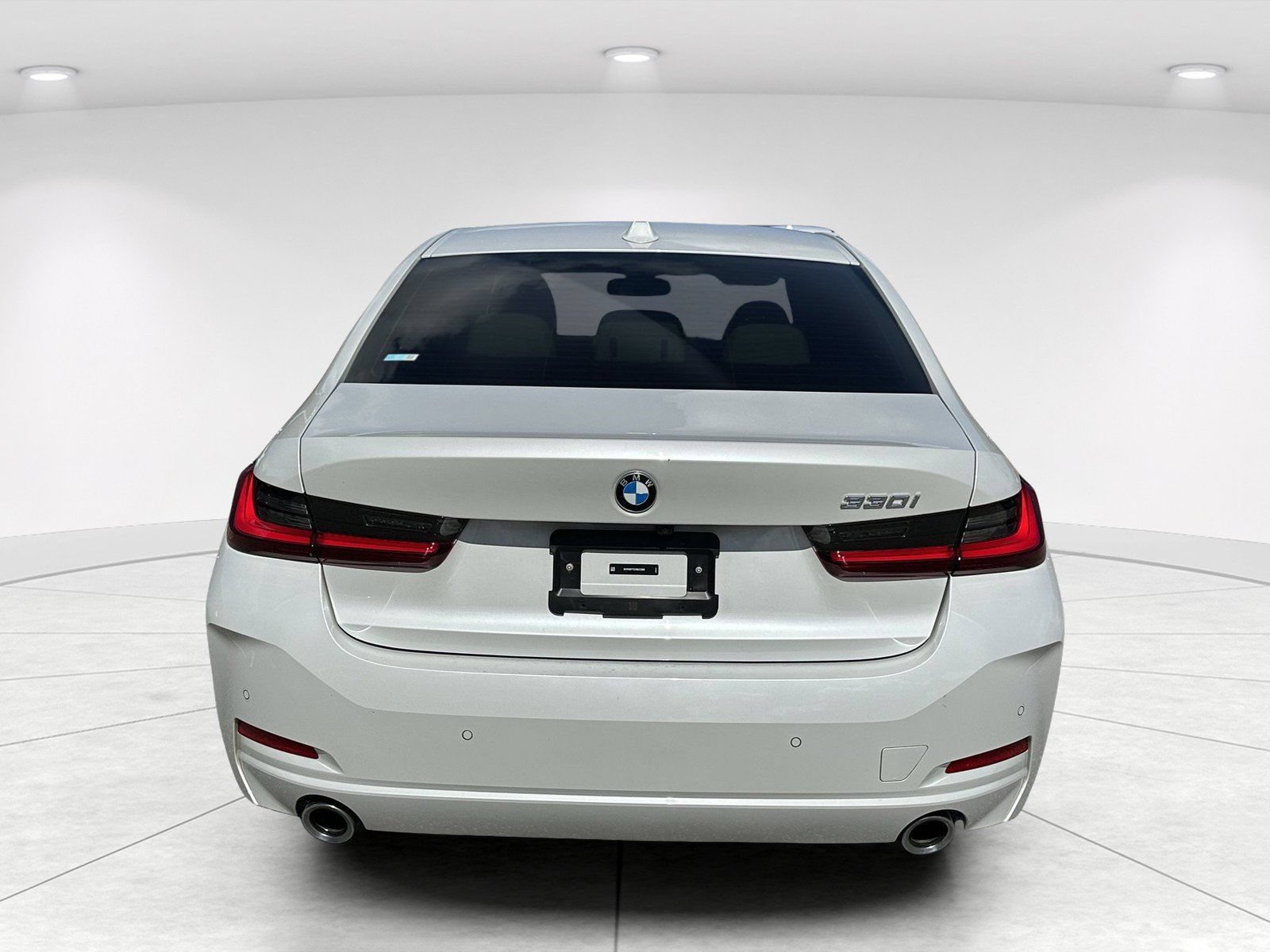 Certified 2024 BMW 330i Sedan w/ Premium Package RWD image 5