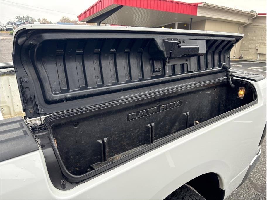 Used 2018 RAM 1500 Big Horn image 9