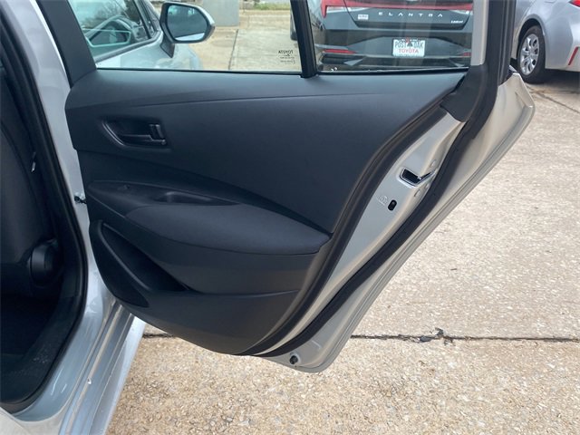 Used 2025 Toyota Corolla LE image 12