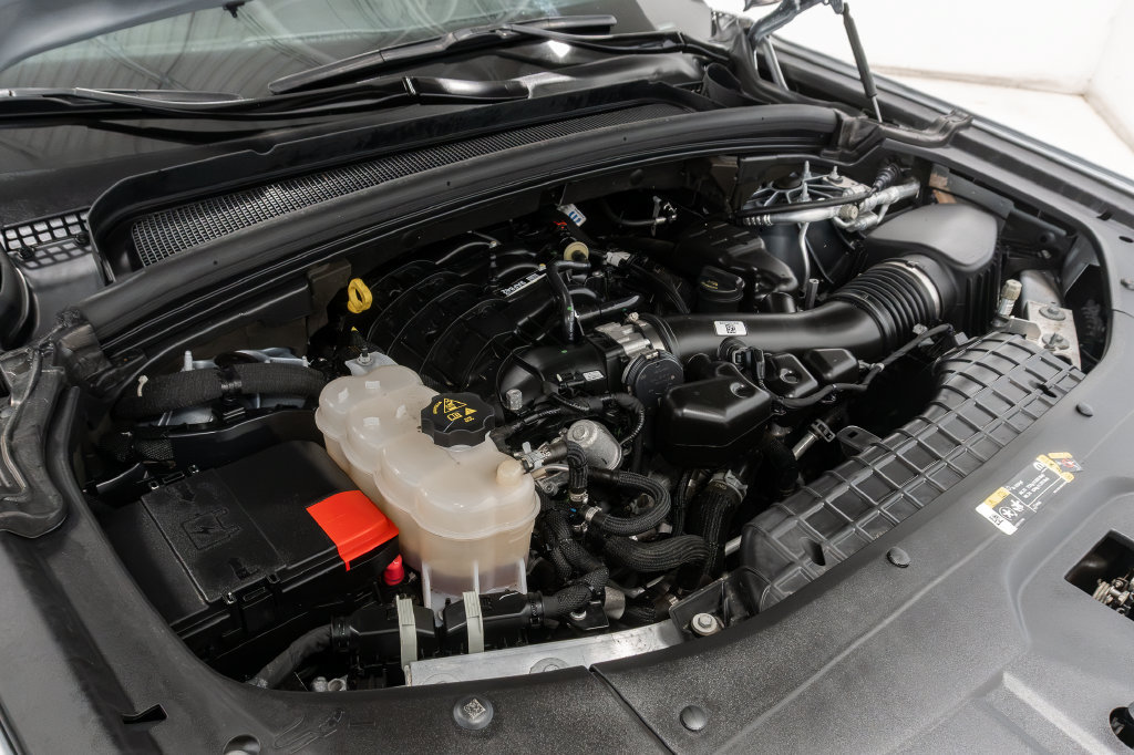 Used 2025 Jeep Grand Cherokee Altitude AWD/4WD image 4