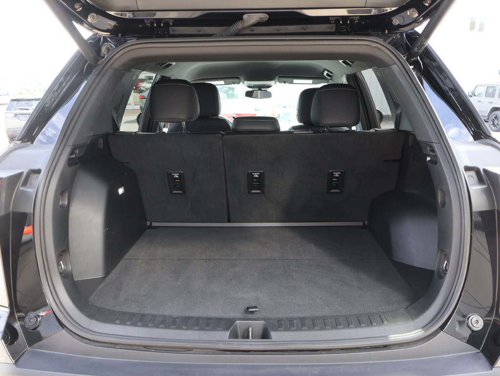 Used 2026 Chevrolet Equinox LT w/ Convenience Package II FWD image 13