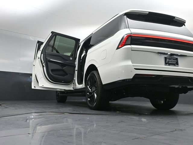 Used 2025 Lincoln Navigator L Reserve w/ Jet Appearance Package image 53