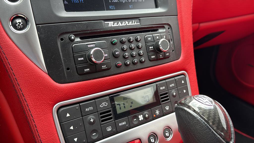 Used 2015 Maserati GranTurismo Sport image 25