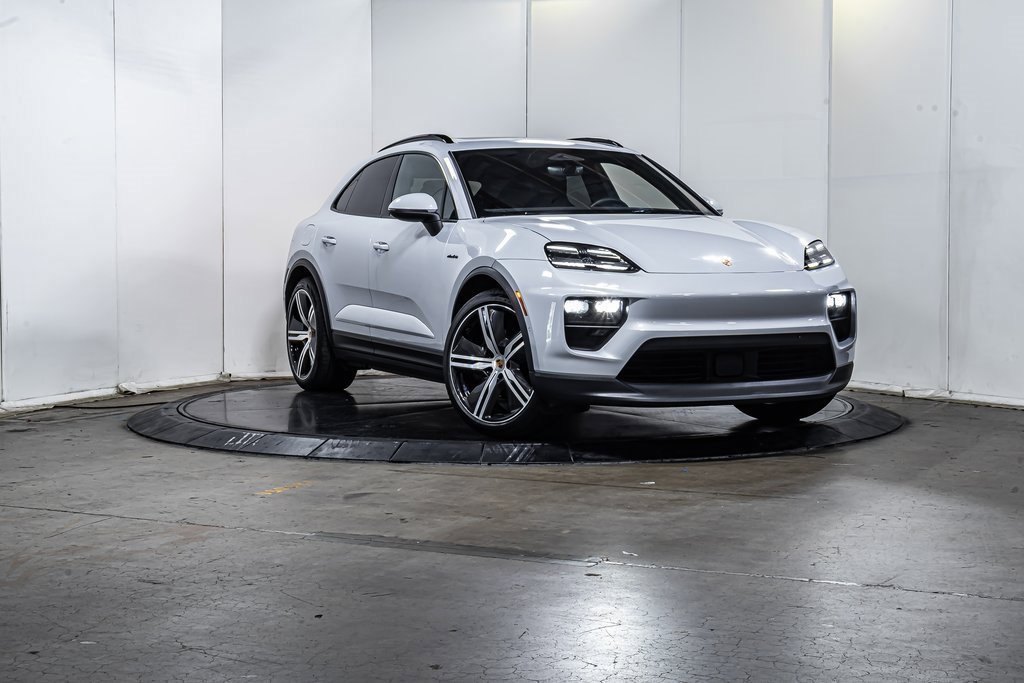 Certified 2025 Porsche Macan Electric image 9